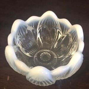 Vintage opalescent scalloped edge trinket dish
